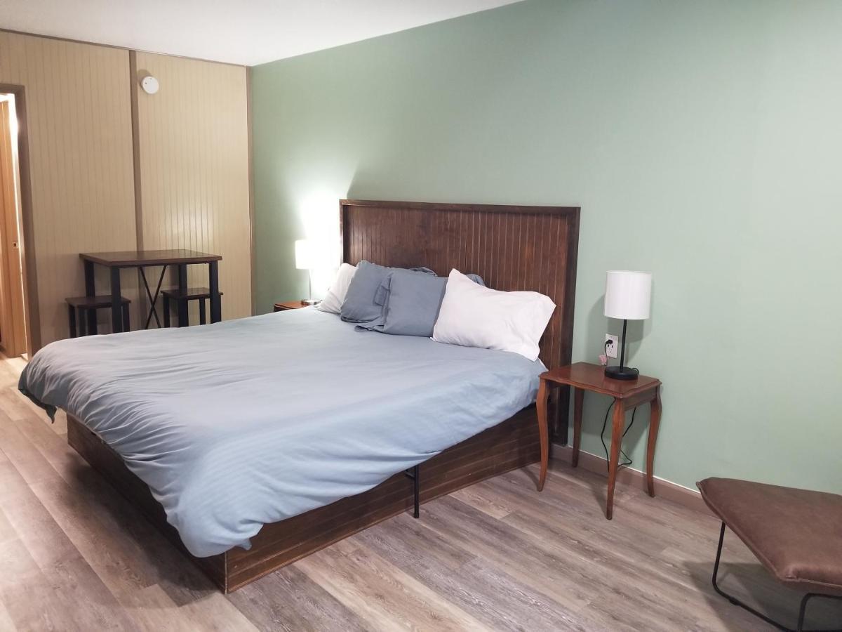 Blue Sky Inn- Complimentary Happy Hour Th-Sun, Veteran Owned, Full Breakfast, Best Green Space, 1 Mile From Blue Ridge, Fire Pit Luaran gambar